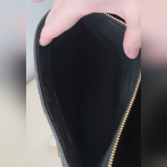 Authentic Louis Vuitton Pallas MM Monogram Canvas Black Leather Adjustable Strap - Picture 12 of 17